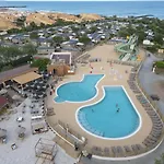 La Clape Village * אגדה
