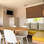 La Clape Village אתר קמפינג