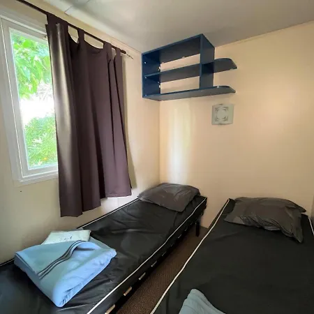 La Clape Village אגדה